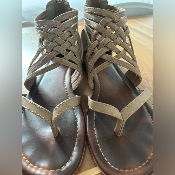 Aldo Leather sandals with back zip - Picture 2 of 3